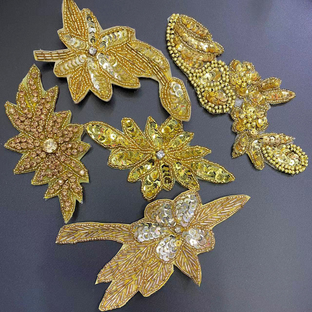 Estilo europeo y americano dorado lentejuelas accesorios accesorios de pelo hechos a mano con cuentas zapatos y sombreros accesorios de ropa venta directa de fábrica al por mayor pic 6