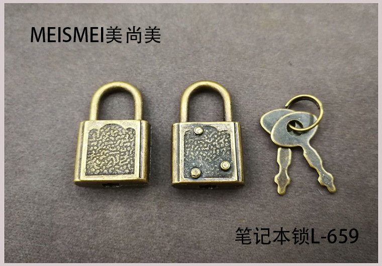 Mini lock, antique lock head, Chinese-style aged box padlock, retro copper-plated lock, old-fashioned ancient key lock, white pic 24