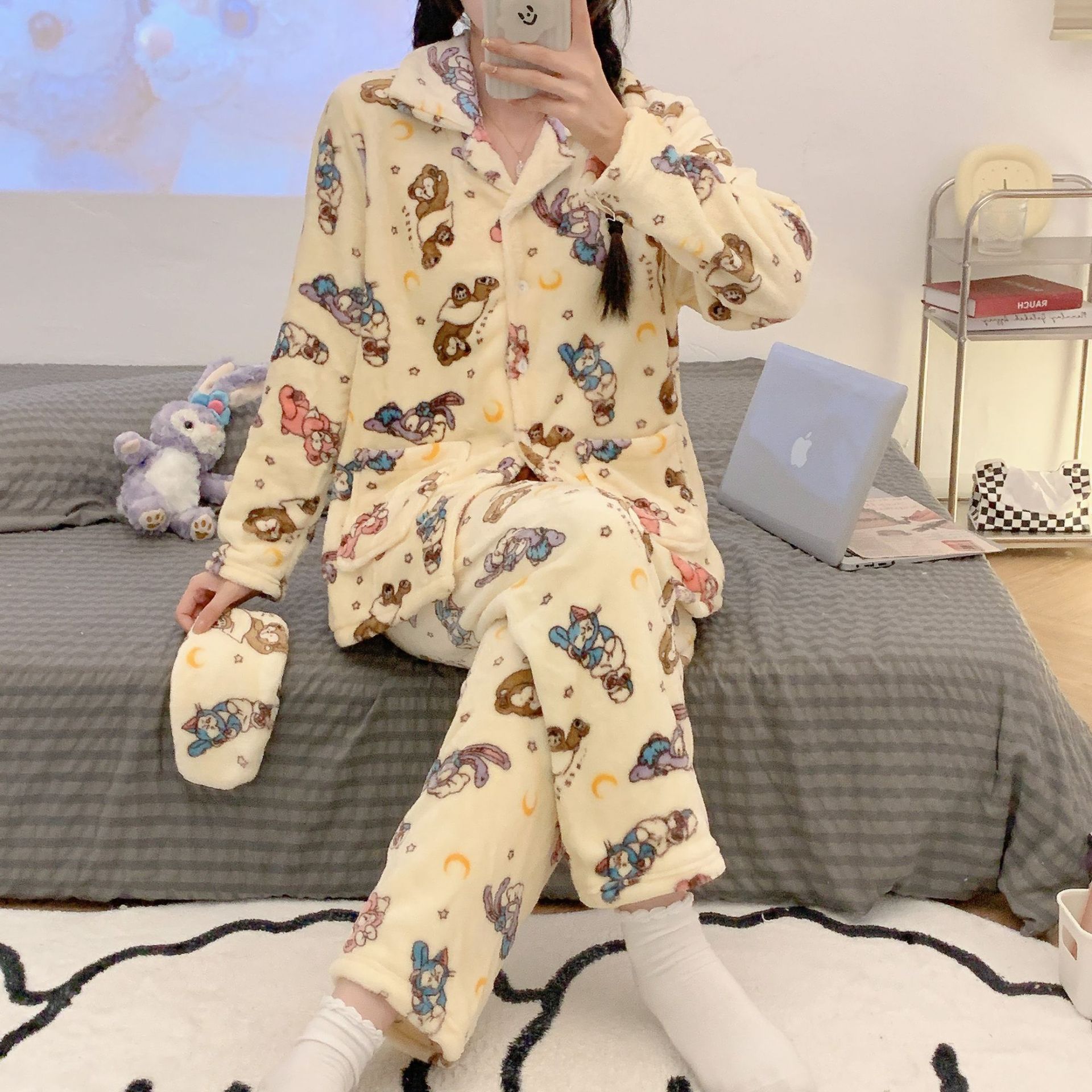 冬季法兰绒女士睡衣翻领开衫长袖长裤少女卡通可爱保暖家居服套装详情4
