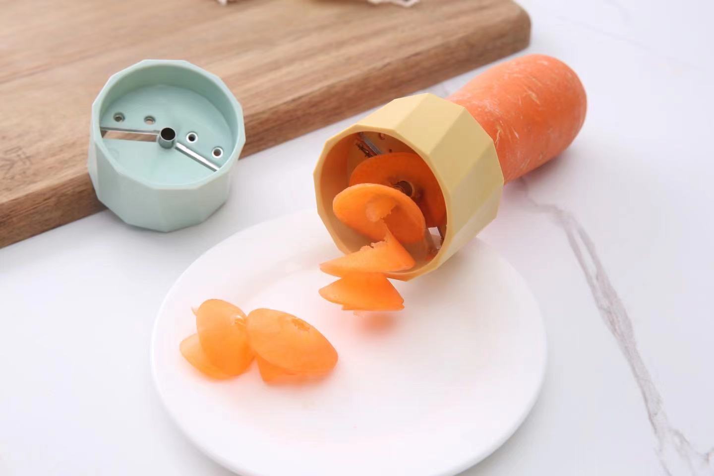 Two-in-one grater, cucumber and carrot grater, and vegetable cutter pic 5