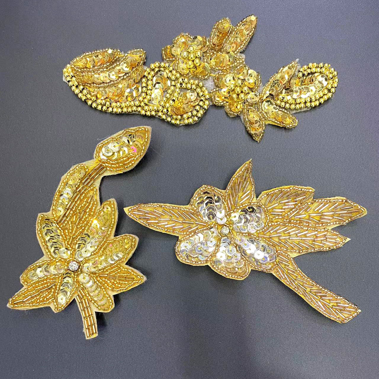 Estilo europeo y americano dorado lentejuelas accesorios accesorios de pelo hechos a mano con cuentas zapatos y sombreros accesorios de ropa venta directa de fábrica al por mayor pic 3