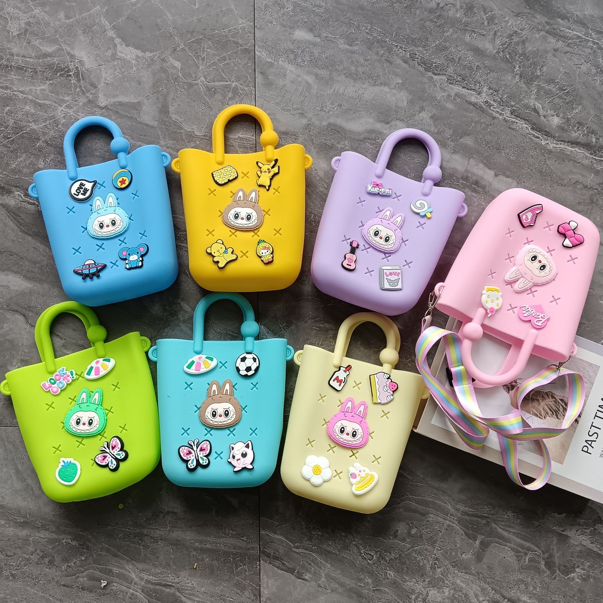 方形洞洞硅胶零钱包儿童diy斜跨手提钥匙包 可爱卡通硅胶包包洞洞乐零钱包硅胶手提包斜挎包儿童玩具包详情2