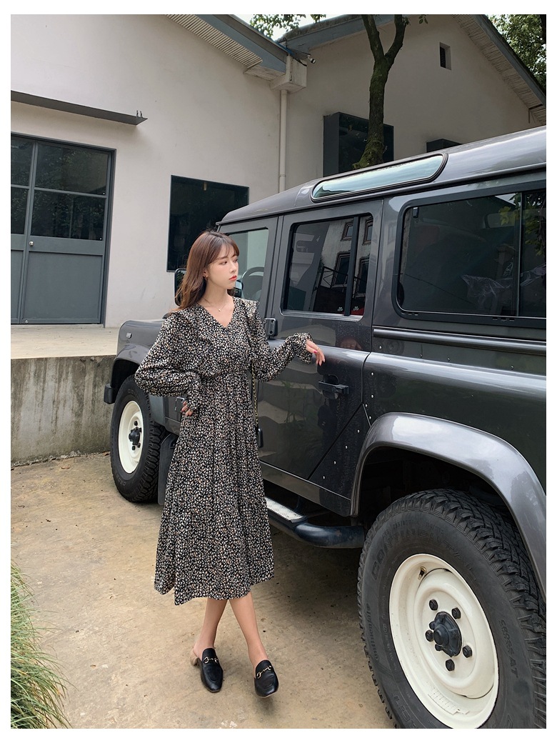 2023春款时髦韩版女装小V领好看的长袖碎花雪纺连衣裙女详情28