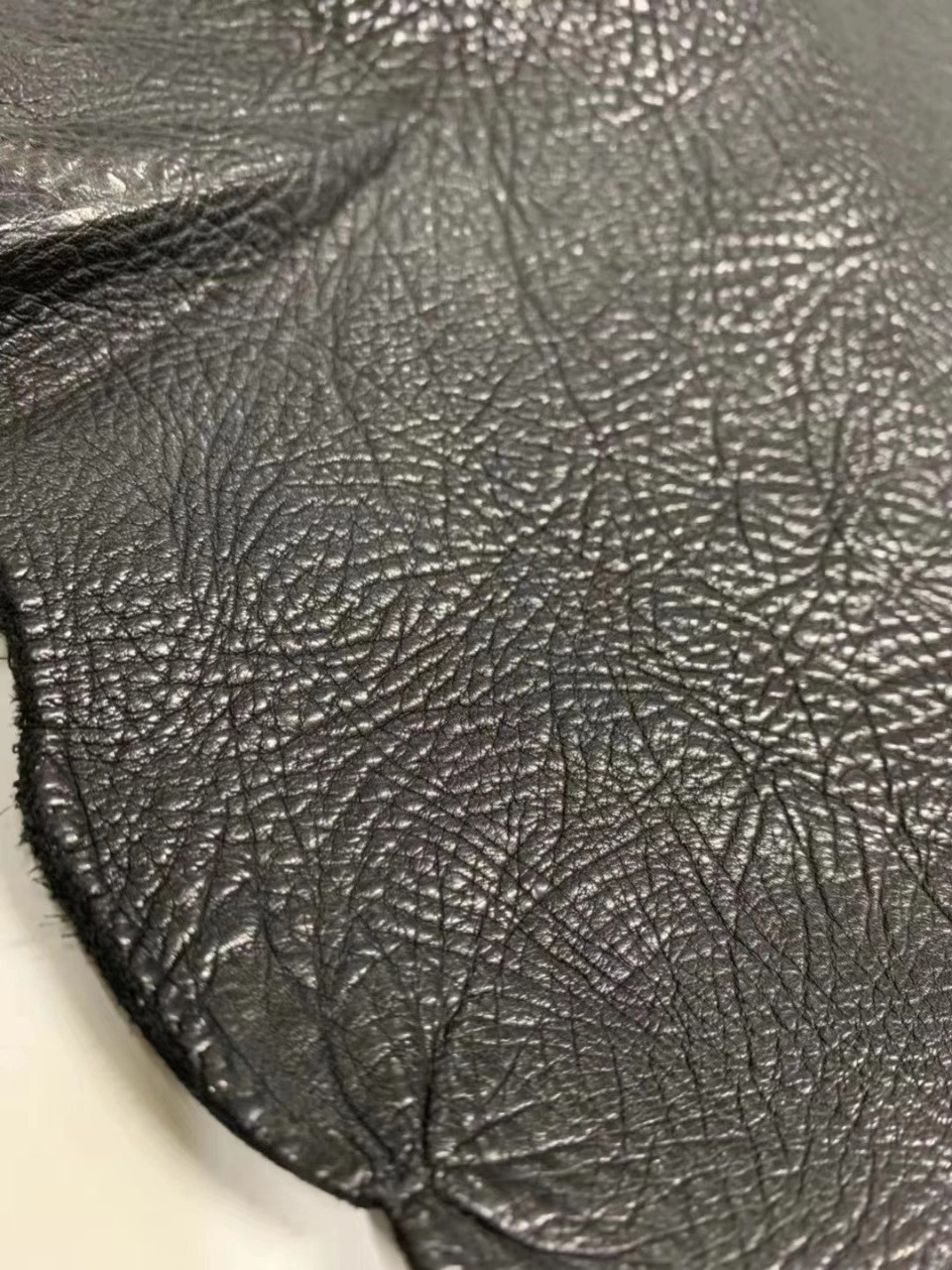义乌哈牛真皮黑色头层自然甩自然纹2.0mm001详情2