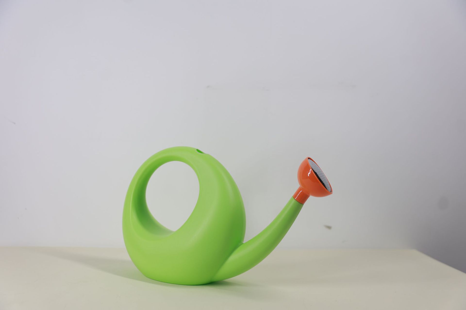 Cartoon watering can for flowers, household flower and vegetable planting, large-capacity long-spout watering can, thickened plastic watering can for gardening pic 5