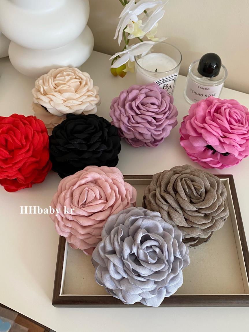 2024 New retro three-dimensional large flower French sandwich Romantic flower small fragrance sandwich Korean version versatile, elegant and anti-collision for women pic 17