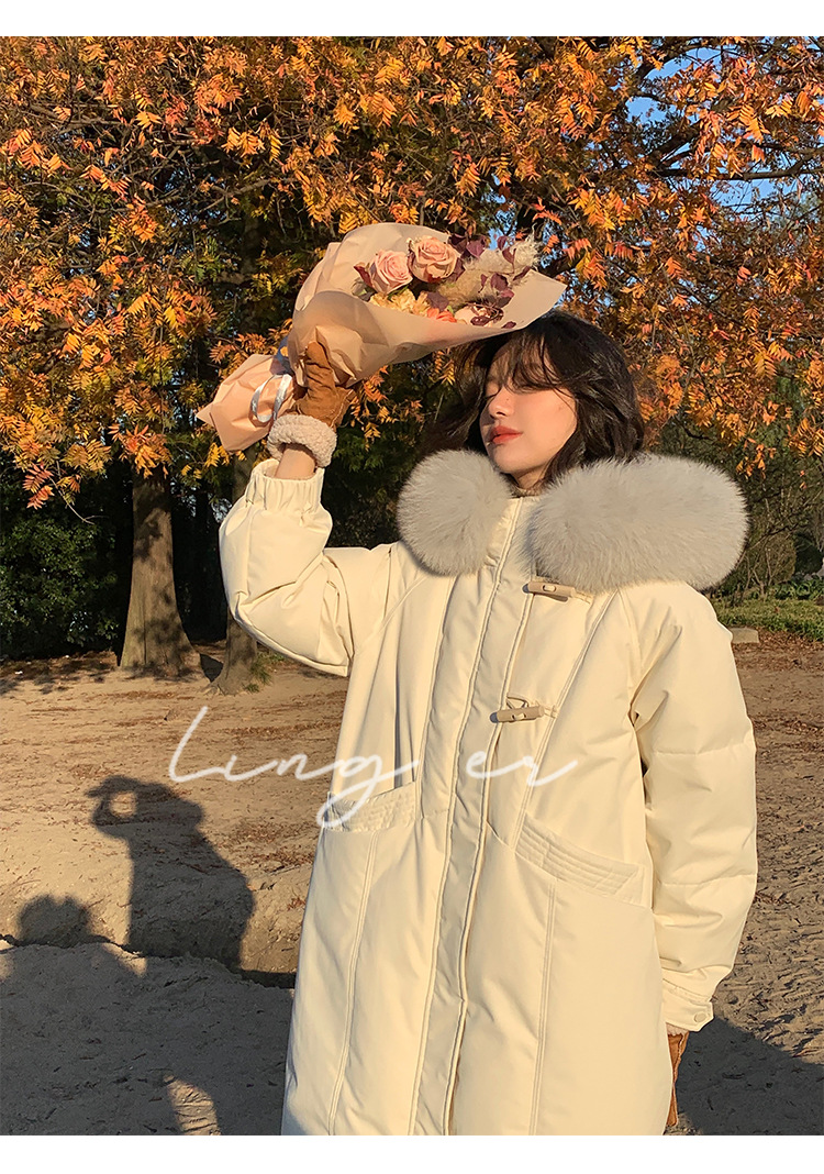 Wholesale of high-end mid-length down jackets for women that reach the knees in 2022, featuring a fashionable design sense and a niche thickened coat pic 26