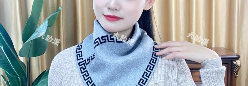 2023 New Style of Korean-style versatile cold-proof scarf for women to keep warm and protect the cervical vertebrae in autumn and winter. It is a knitted triangular scarf pic 21