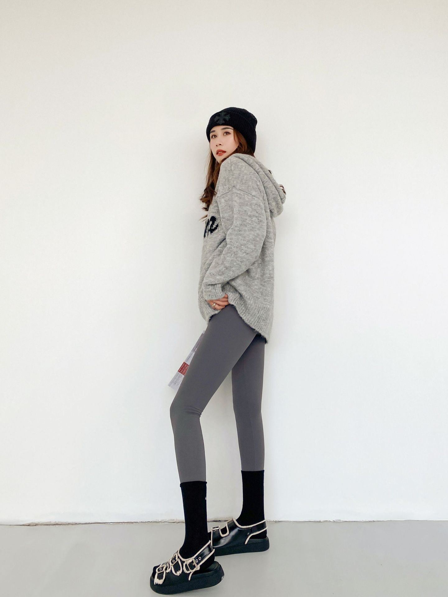 Wholesale of 2023 Spring and autumn tight-fitting high-waisted leggings, water-sparkling Barbie pants, a must-have for lifting buttocks, 9-inch pants, a one-piece replacement for women pic 96