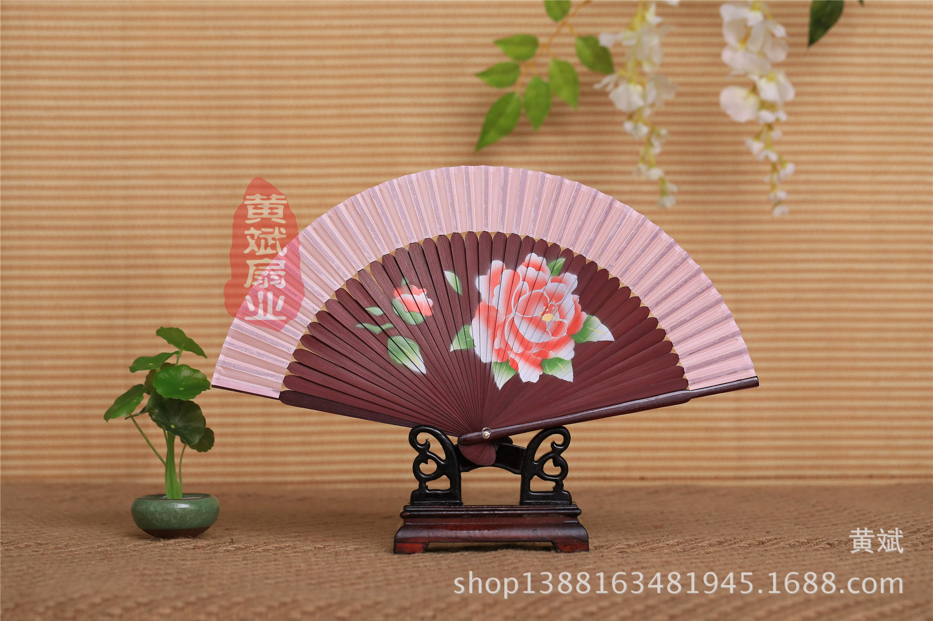 头青喷绘扇  多款花鸟 美女图 高档女扇 珠光柄喷绘丝绸扇子 折扇详情27