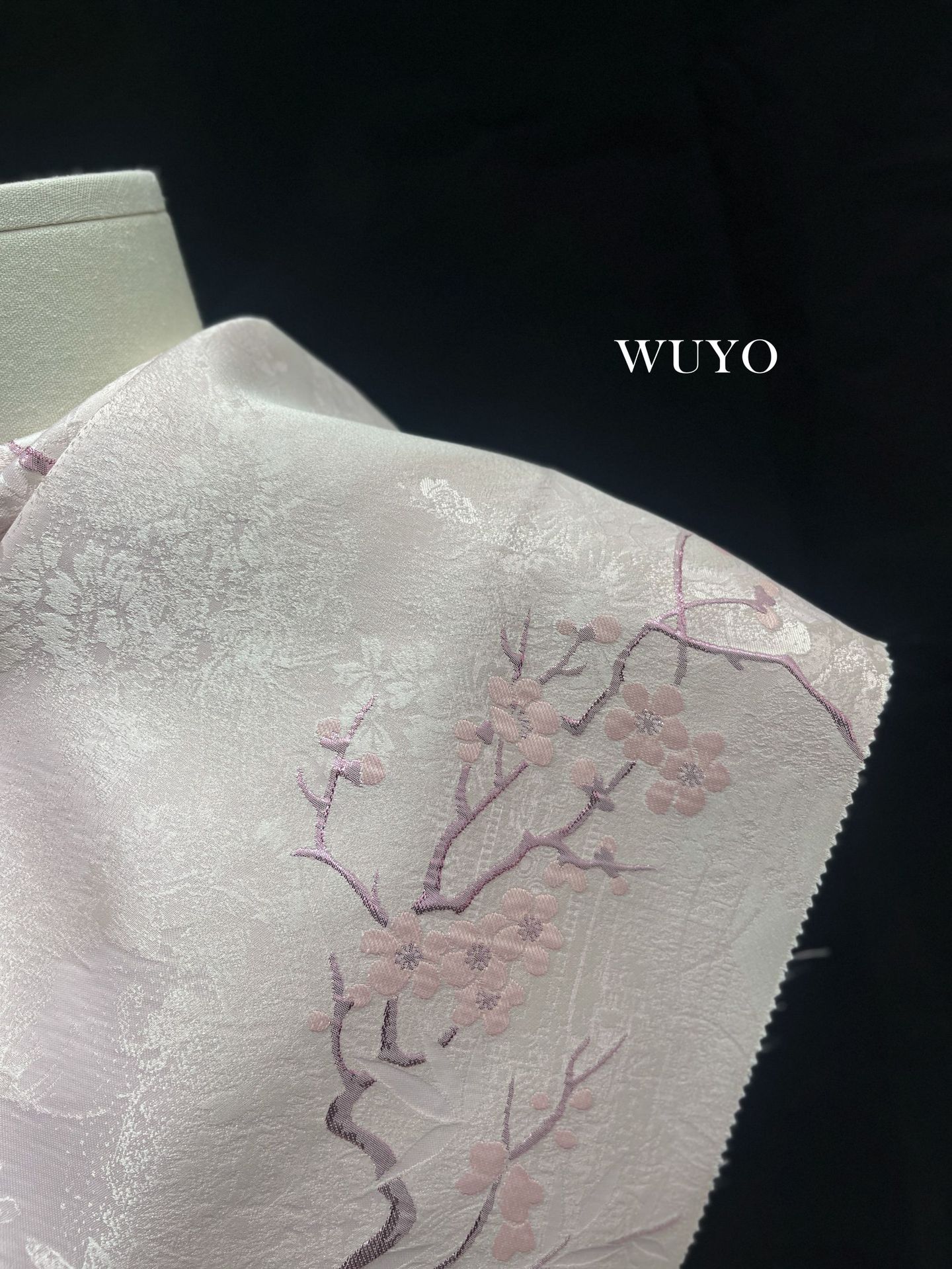 国潮新中式时装面料秋冬梅花香色织提花国风旗袍马甲详情21