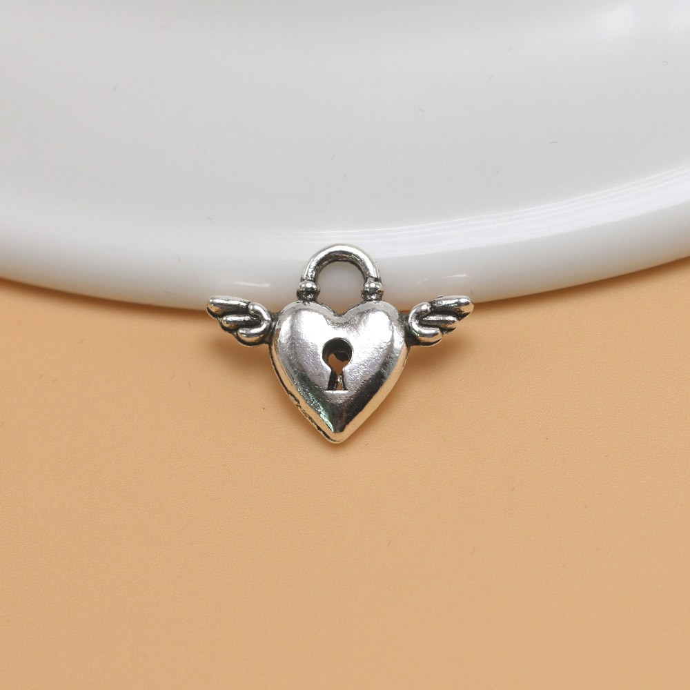 Creative and romantic couple heart lock bracelet accessory pendant, Angel Wing heart-shaped wing necklace, alloy pendant accessory pic 1