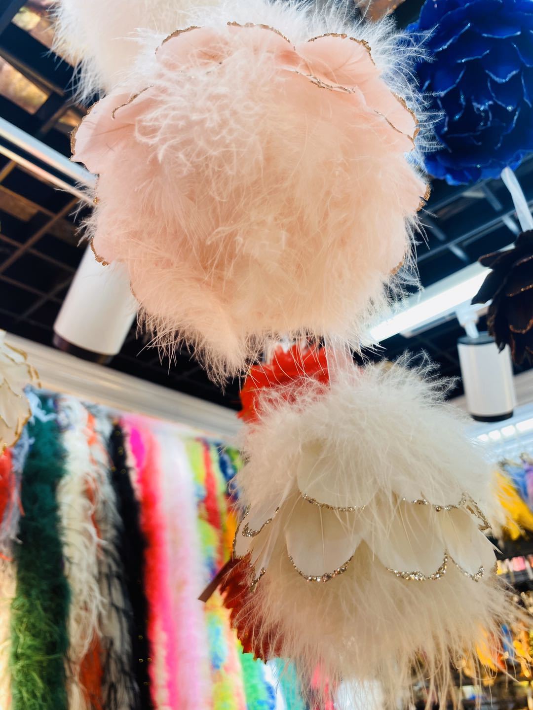 Factory wholesale of colorful goose feathers, Turkey feathers, decorative balls, home lighting fixtures, DIY handcrafted decorative pendants pic 7