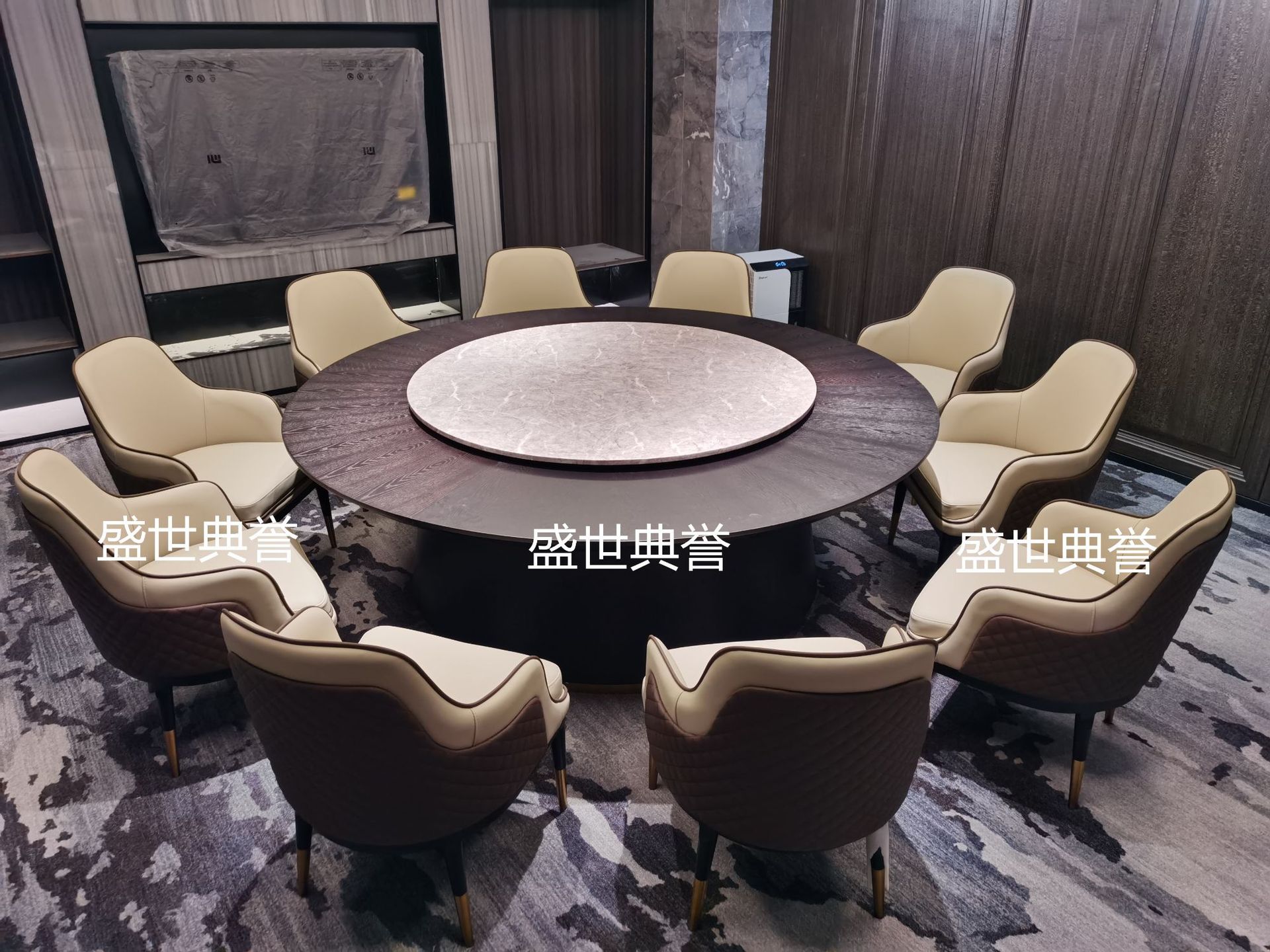 Solid wood dining tables and chairs for five-star hotels in Anshan, solid wood Bentley chairs for seafood hotels, modern light luxury dining chairs and armchairs pic 9