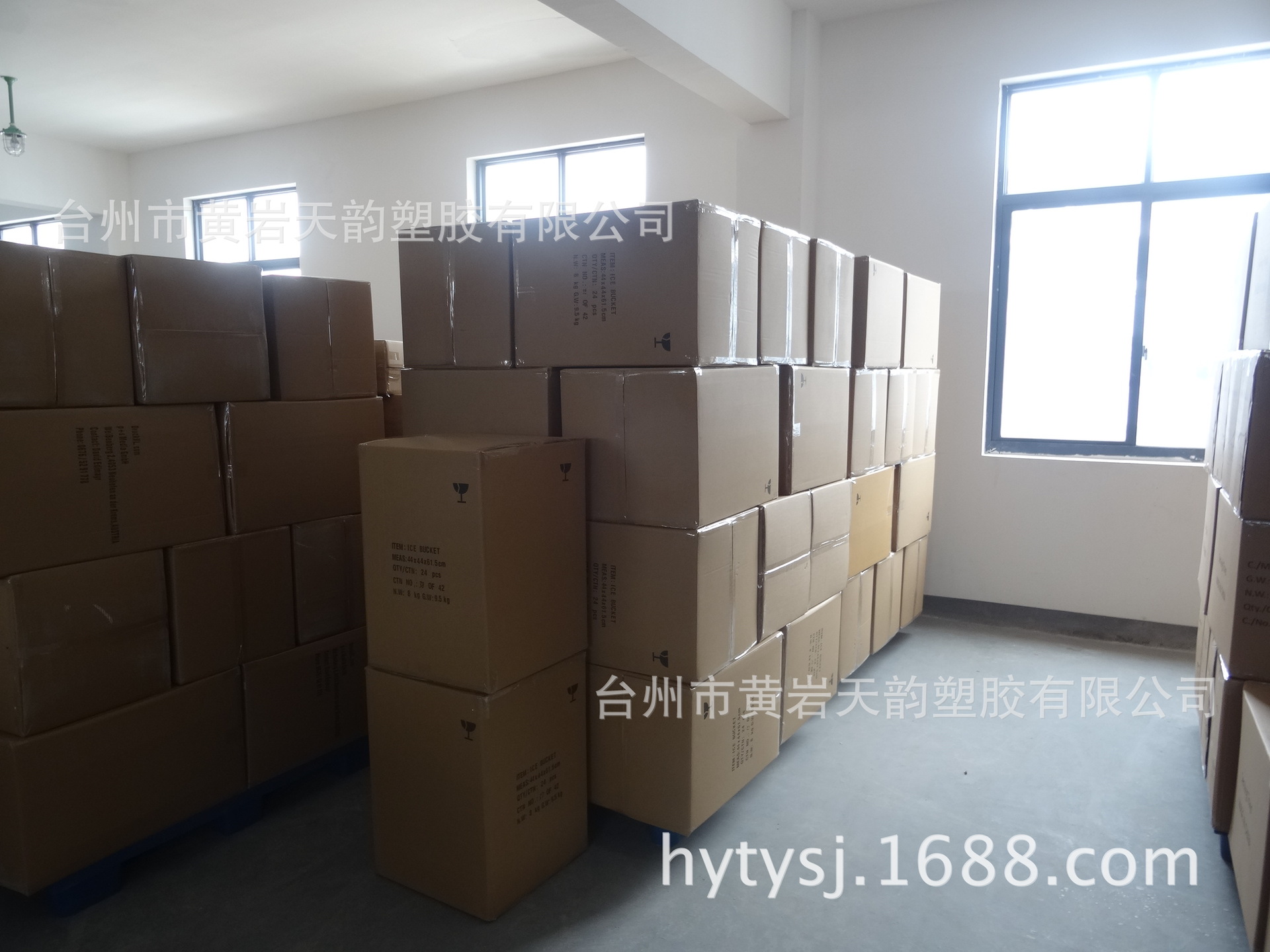 Factory processing and customization of thickened square hand-held ice cube buckets for bar use, with 1.7L small ice cube buckets in stock for foreign trade pic 49