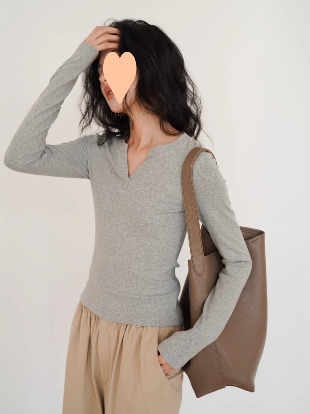 Floral grey V-neck modal base top for women, new autumn 2024 solid color slim fit paired with long-sleeved T-shirt pic 5