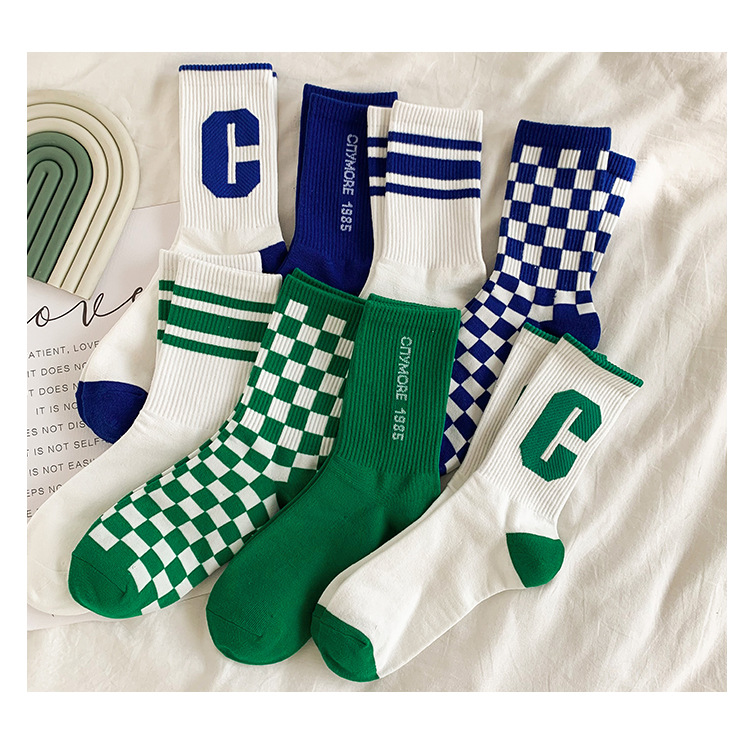 秋冬季中筒袜子女士 潮流克莱因蓝高帮女袜 诸暨长筒精梳棉袜批发详情7