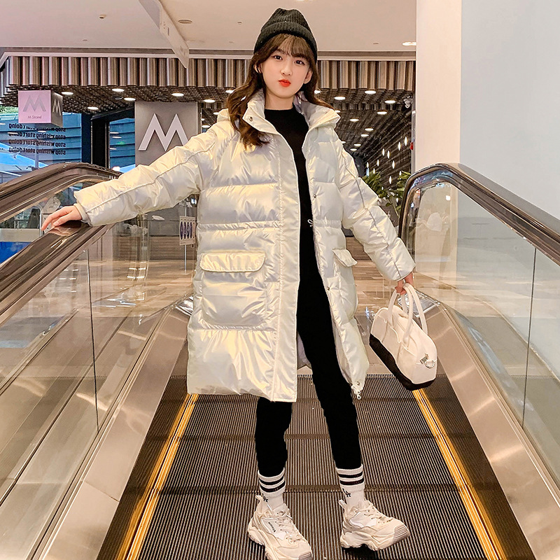 The new cotton-padded jacket for girls in 2023 features a longer winter design with a cinched waist and skirt. It is a plump and stylish cotton-padded jacket for children pic 1