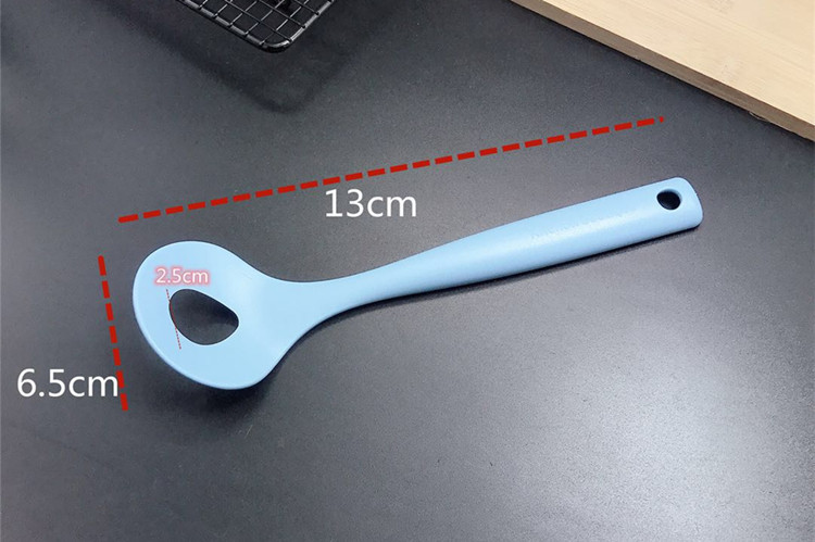 Kitchen gadgets: Meatball and meatball maker, hand-free meatball and fish ball extruder, creative plastic pill-pressing spoon pic 3