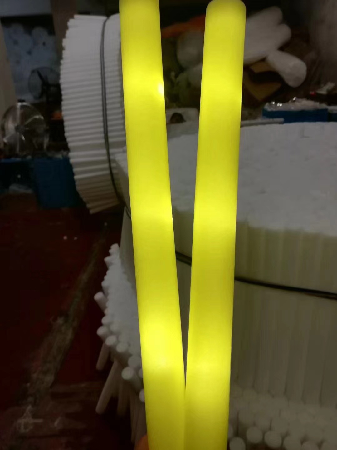 演唱会荧光棒批发大号电子led七彩发光海绵棒泡沫荧光棒详情5