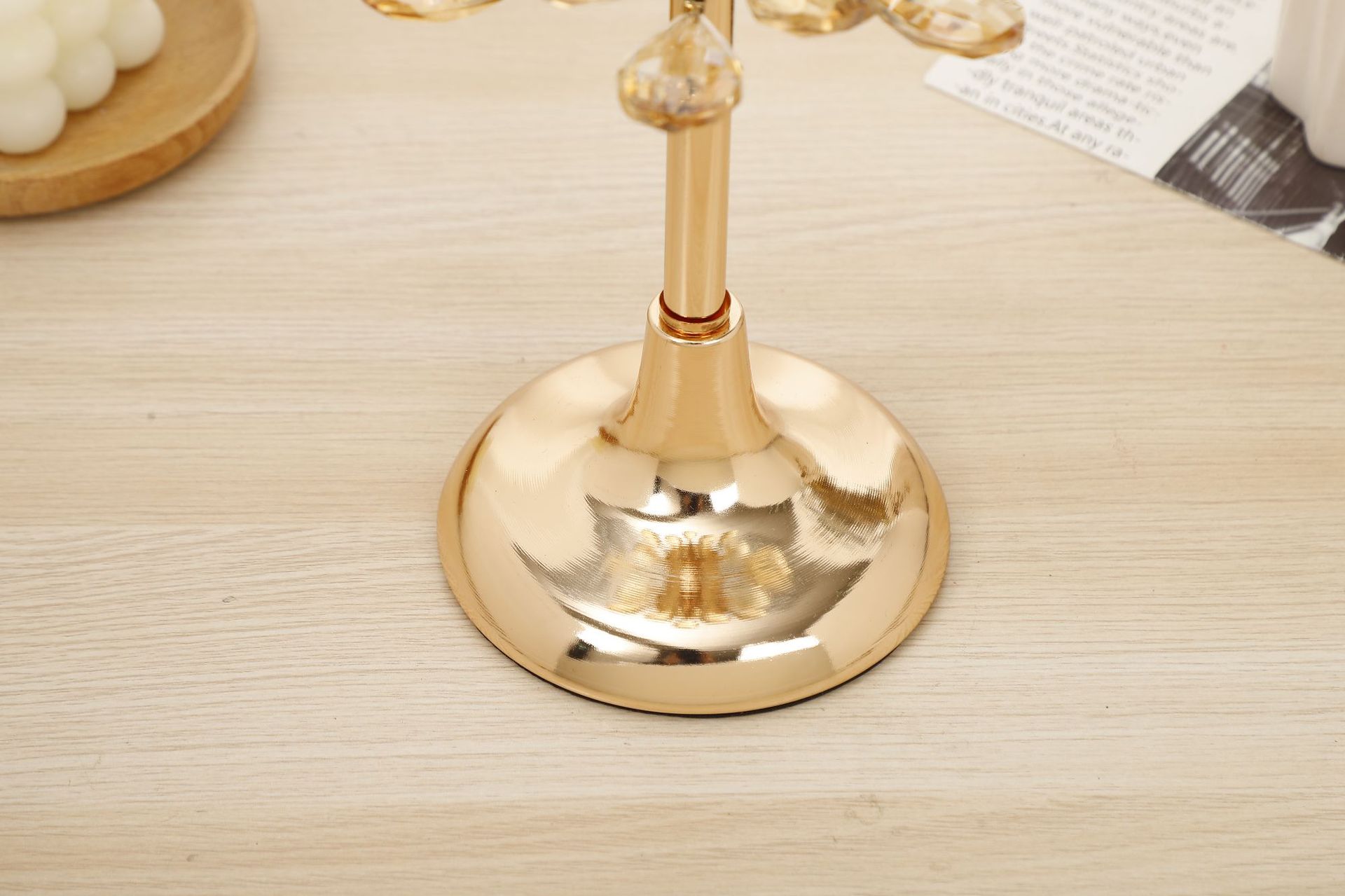 Factory direct sales of exquisite and creative flower-shaped metal ornaments for home, hotel, wedding and romantic candlestick displays pic 6