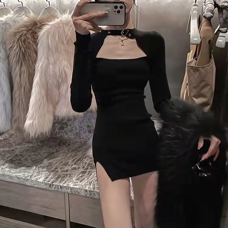 Black halter-neck, form-fitting and elegant dress for women in autumn. Petite, sexy and hot girl. Long-sleeved, waist-cinching, slit and hip-hugging dress pic 8
