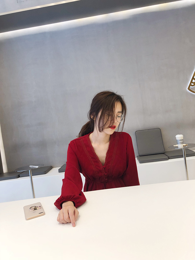 The new summer and autumn collection of the super popular Instagram fairy white lantern sleeve retro court shirt and V-neck chiffon top for women pic 10