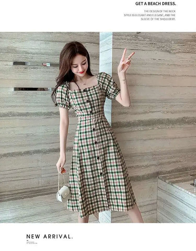 This 2022 summer new square-neck checkered puffed sleeve French retro knee-length dress is elegant, fashionable, waist-cinching and slimming pic 15