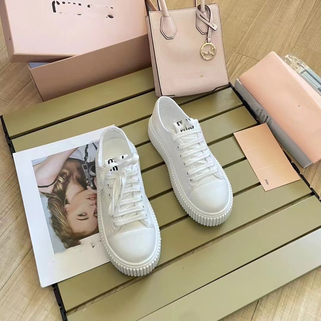 2023春季新款M家爆款休闲鞋/帆布鞋厚底增高白搭透气休闲帆布女鞋详情5