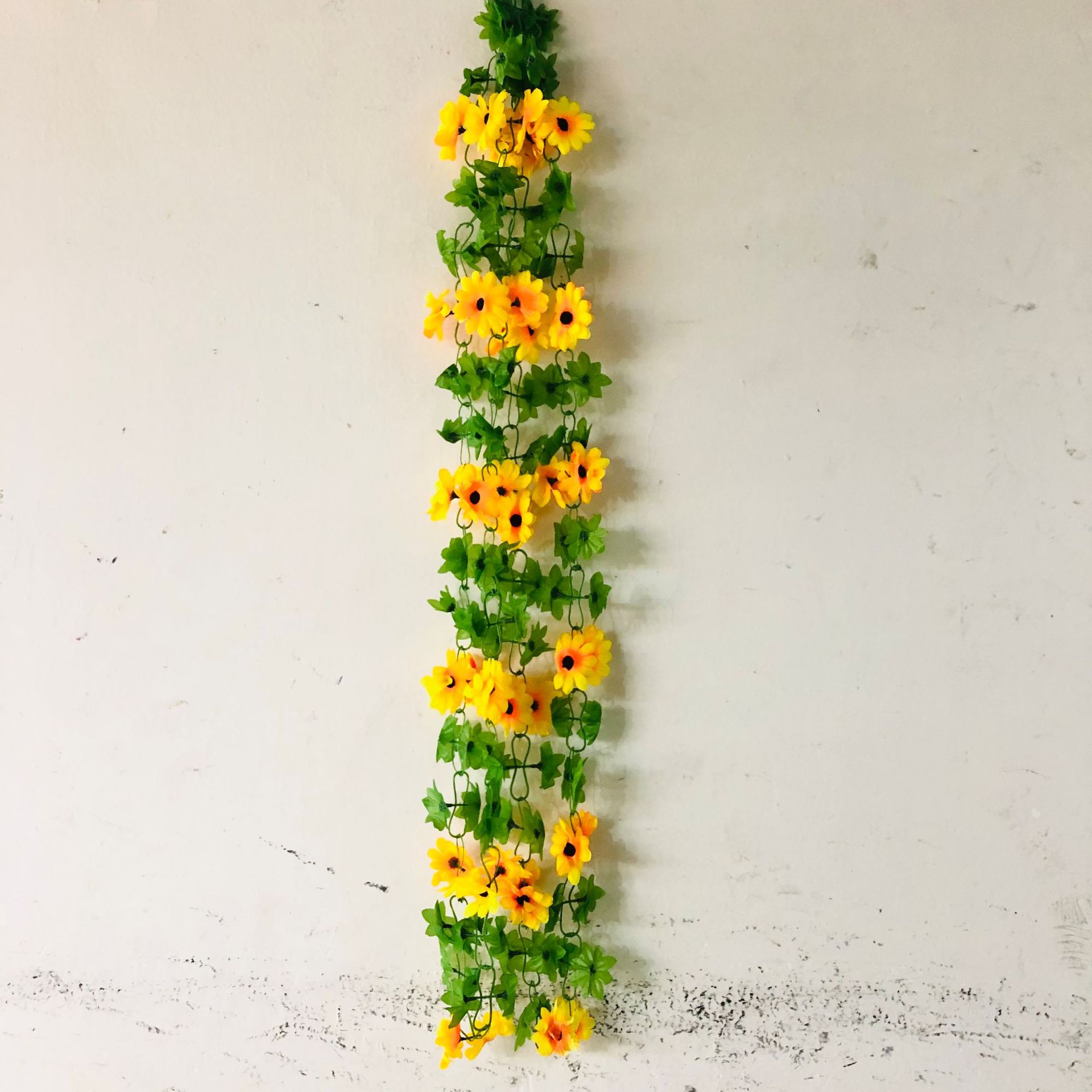 Simulated sunflower vines, simulated sunflower strips, plastic flower lilies, decorative vines, sunflower strips, Amazon pic 12