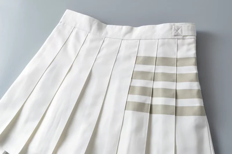 The new TB college style four-bar high-waisted pleated skirt in the summer of 2019 in Europe and America is A bestseller. The A-line skirt is short in the front and long in the back to prevent exposure pic 42