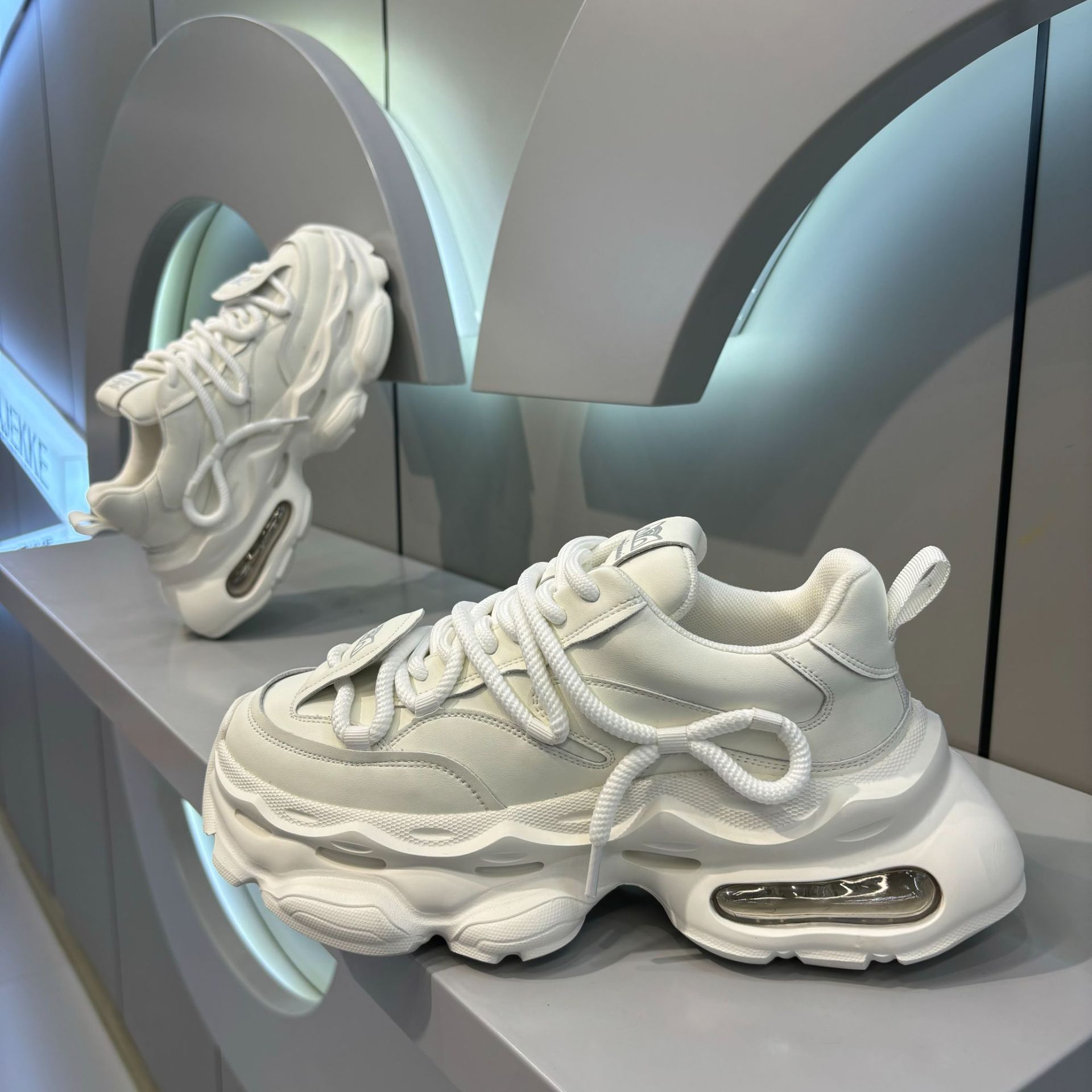 2024新款薄款小白鞋增高透气网面鞋子男款夏季厚底老爹鞋百搭男鞋详情3