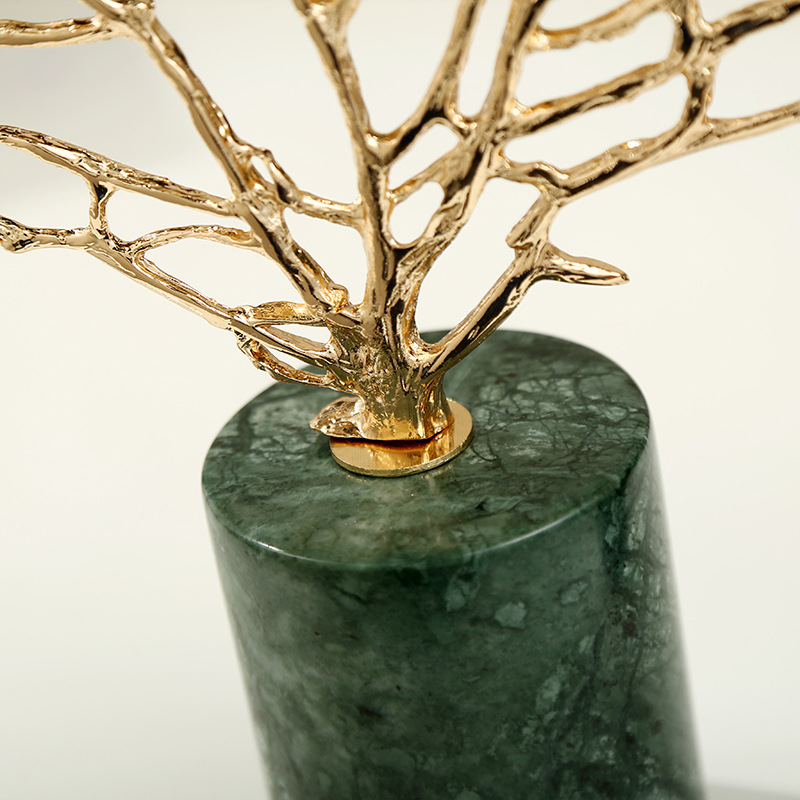 Wholesale of European-style creative metal decorative items, coral tree marble ornaments, home soft furnishings and light luxury decorative decorations pic 18