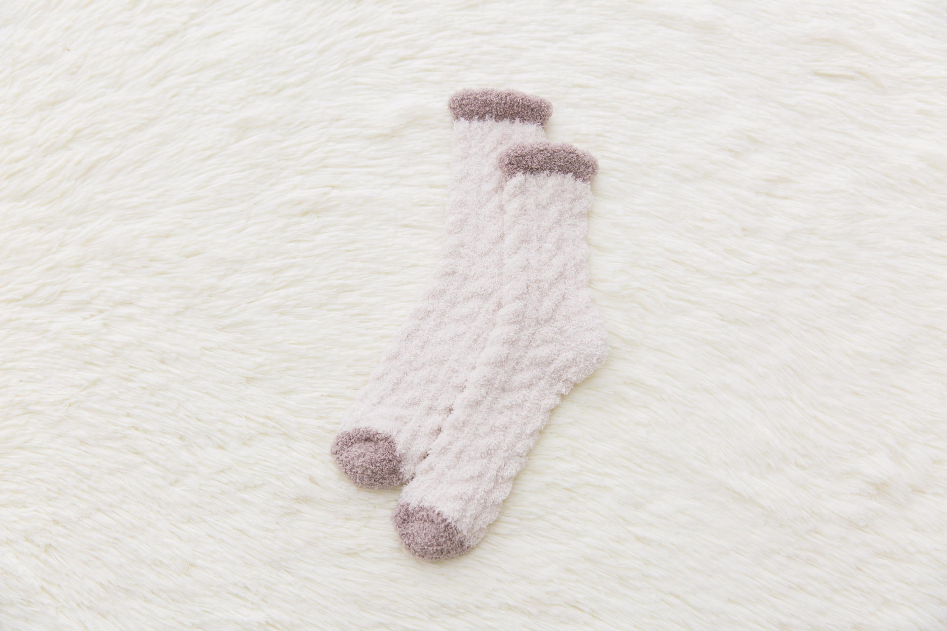 珊瑚绒女袜子批发 韩版家居珊瑚绒加绒加厚保暖中筒地板袜详情11