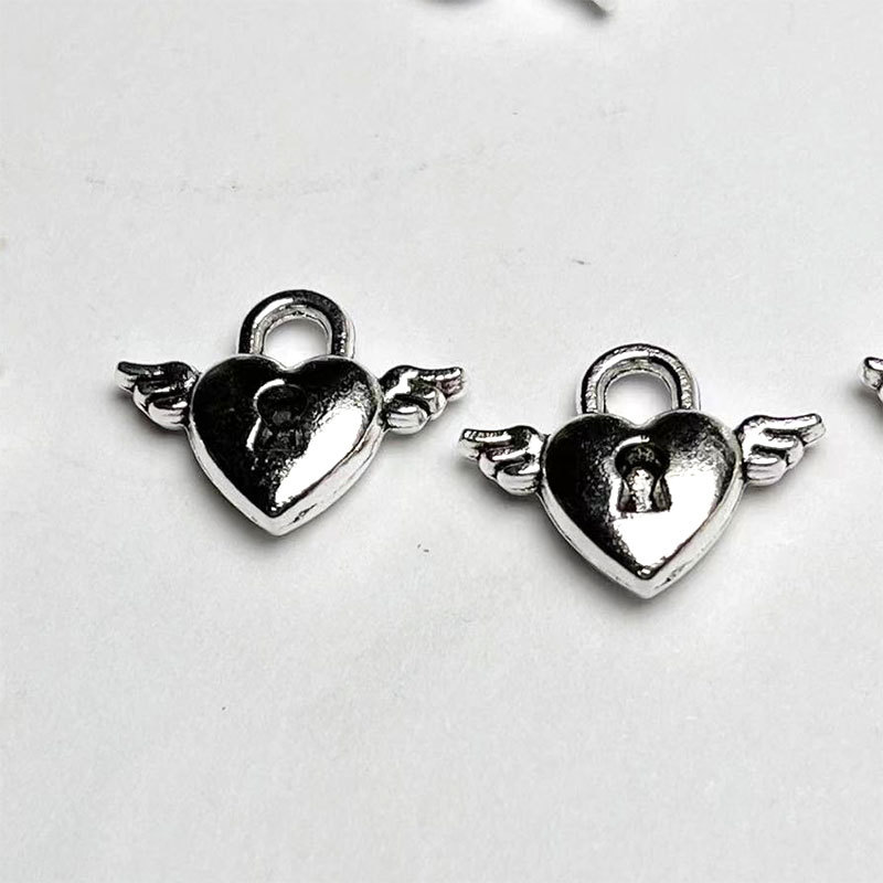 Creative and romantic couple heart lock bracelet accessory pendant, Angel Wing Heart-shaped wing necklace, ancient silver alloy pendant pic 2