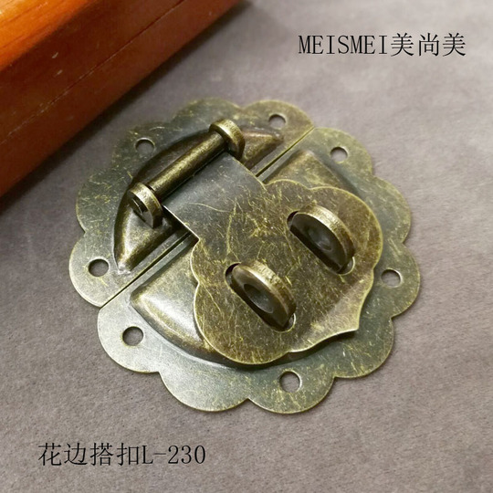 28*34mm bag buckle, horn hook, antique lock buckle, packaging box, bag hardware accessories, buckle, small bronze color pic 3