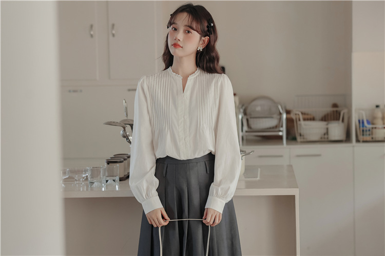 2024秋季新款韩版法式v领蕾丝衬衣女设计感褶皱长袖衬衫宽松上衣详情10