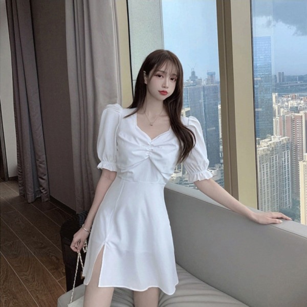 The 2022 spring new French retro Hepburn V-neck slimming and wai-cinching sexy slit dress for children pic 1