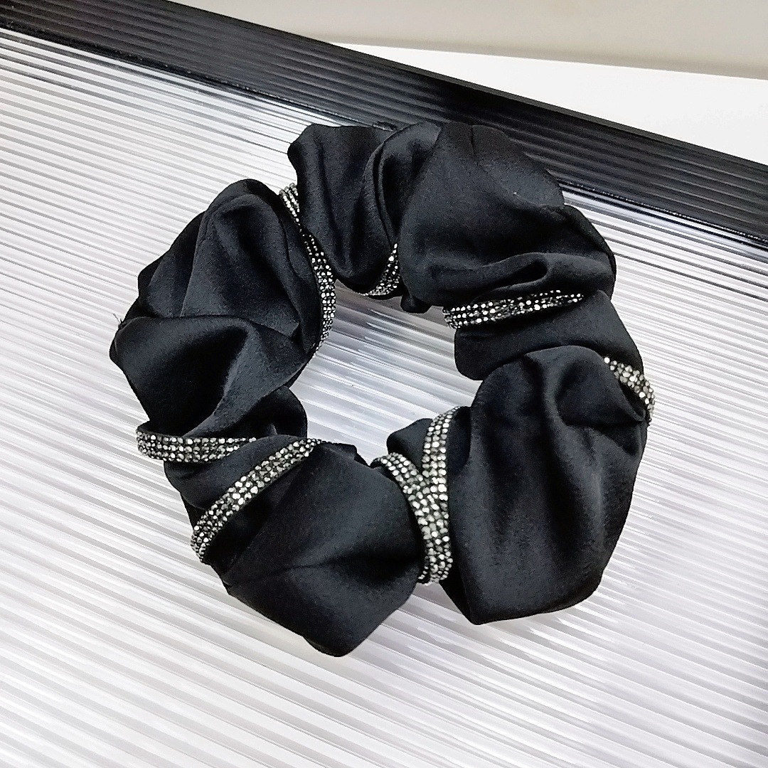 The national trend series of fashionable rhinestone hair bands, large intestine bands, headbands, high-end, simple and sophisticated black hair bands and hair accessories pic 10