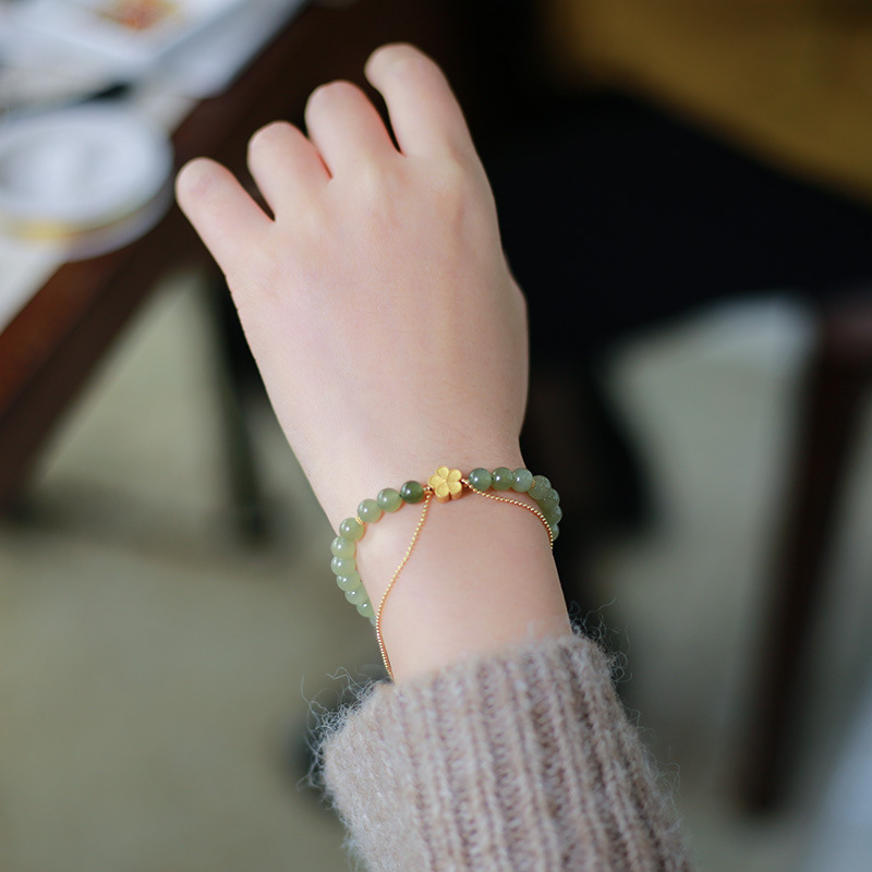 Natural gradient Hetian jade Clear Water Peach Blossom Wish bracelet accessory for girls, a retro white white jewelry bracelet for best friends pic 5