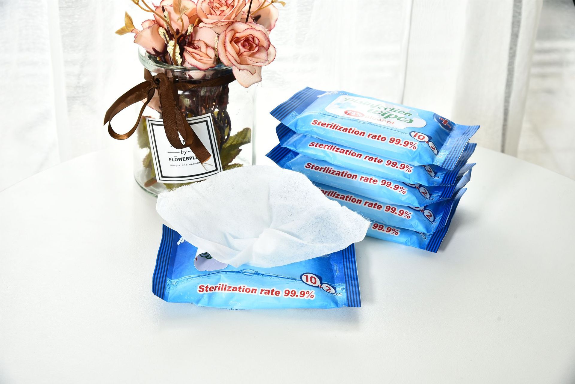 75% alcohol disinfectant wipes 10+2 wipes for hand drying and sterilization, portable household and student wipes pic 5
