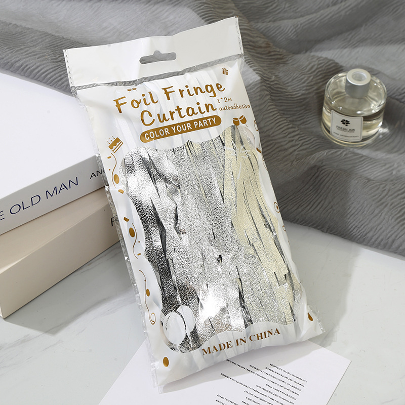 跨境高亮闪光1*2M雨丝帘创意儿童生日派对装饰道具墙面布置彩带详情10
