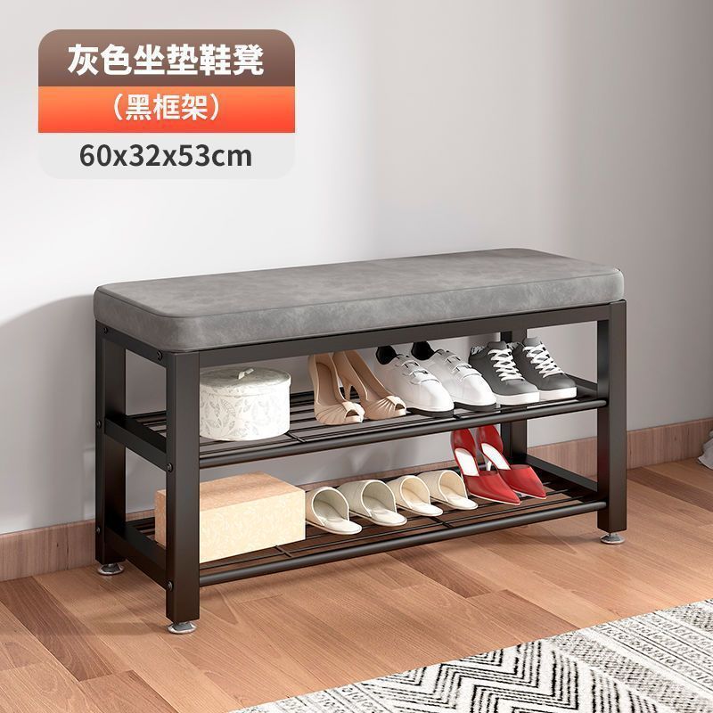 The small entrance hall with a coat rack can accommodate soft-padded cushions and a shoe rack pic 5