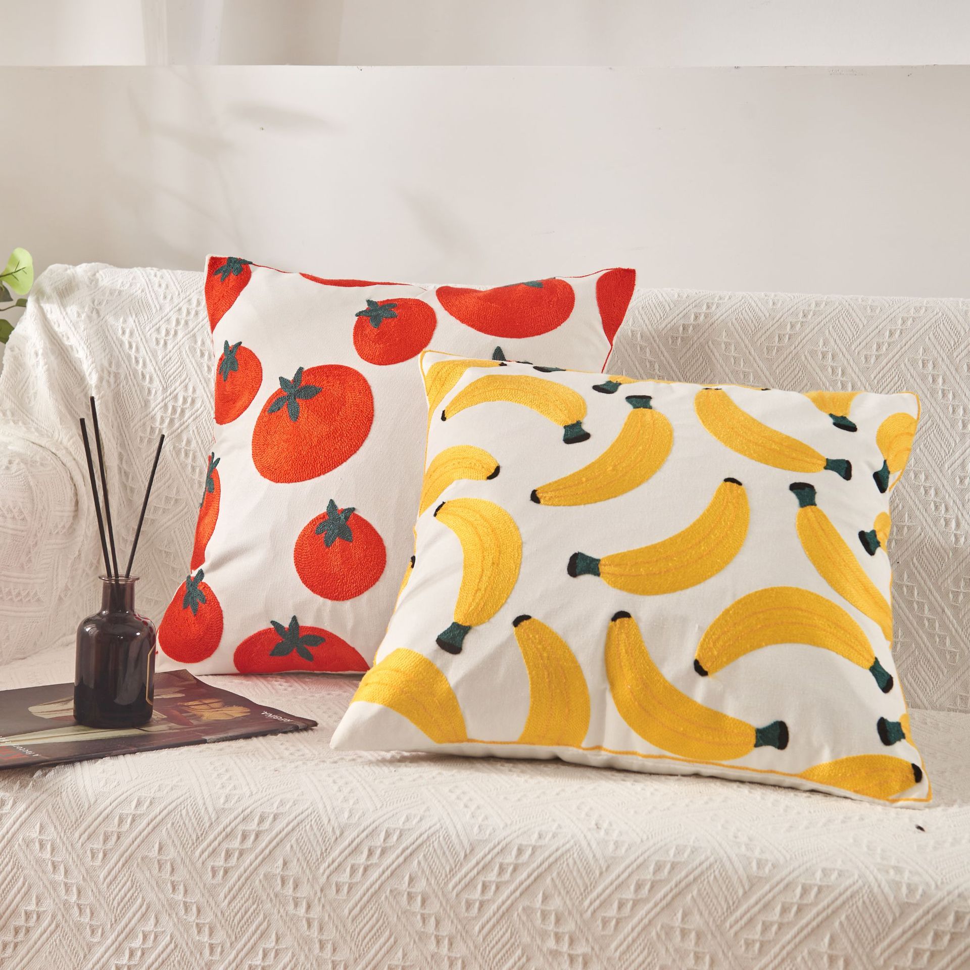 新款法式郁金香玫瑰刺绣跨境沙发抱枕酒店装饰棉麻靠枕抱枕套详情20