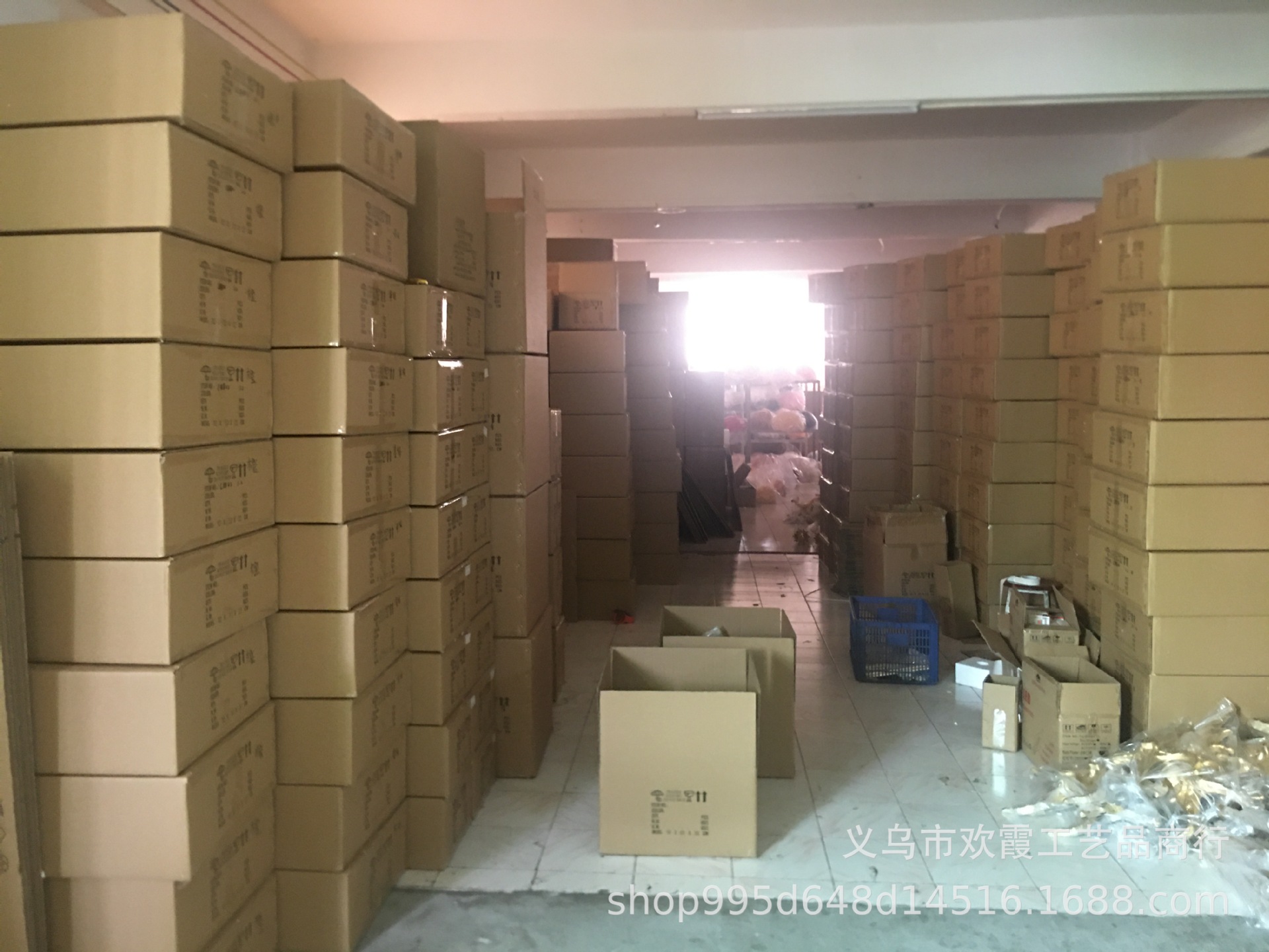 Cross-border retro metal I-shaped flying saucer lamps, restaurant table lamps, bar table lamps, bedside lamps, charging ambient lights, night lights pic 21