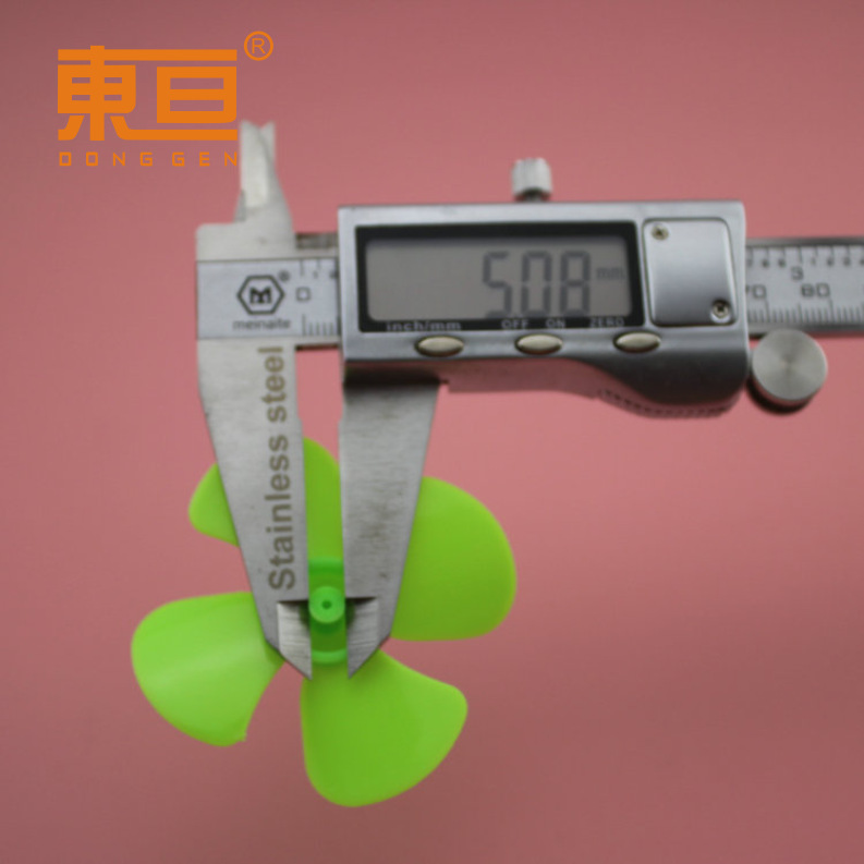 The Φ604Y1.5A green 60 four-blade propeller fan blade has an outer diameter of 57mm and is tightly fitted with a 1.5mm shaft pic 4
