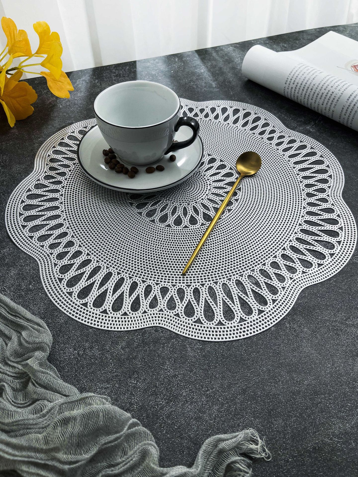 欧式复古镂空pvc花朵餐垫 防烫隔热垫简约轻奢风西餐垫家用餐桌垫详情9