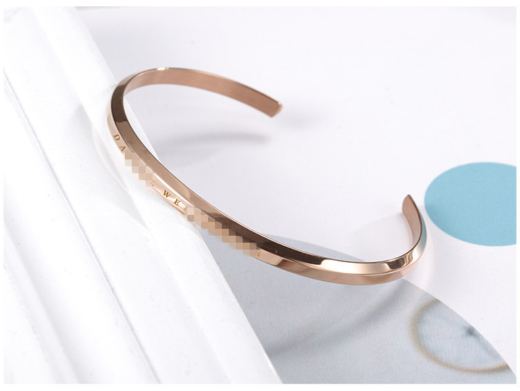 Wholesale live-streaming supply of DW-style simple titanium steel bracelet C-shaped open beveled bracelet from the source factory pic 8