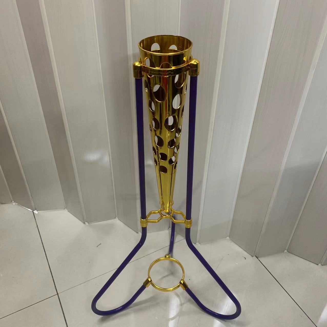 Wedding decoration baskets, welcome baskets, golden baskets, iron baskets, atmosphere setting supplies, corridor baskets, iron stand props pic 28