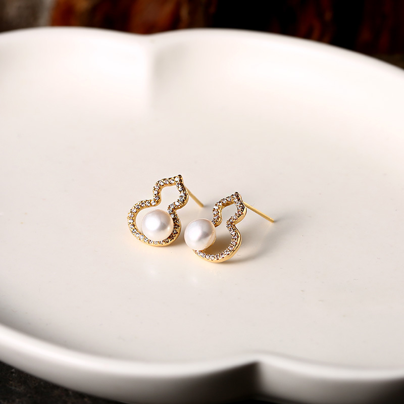 Natural freshwater pearl earrings, gourd stud earrings, Chinese style 14K gold-plated, fashionable S925 silver needle earrings, stud earrings for women pic 6